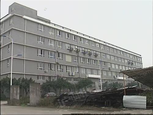 【泸州蓝田华星创业园拖欠工人工资数月引发不